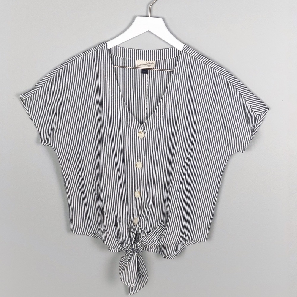 FREE with any one purchase Universal Thread v-neck button down blouse (S) - Picture 6 of 13